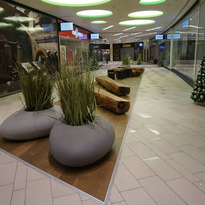 Bodenfliesen in einer gewerblichen Passage